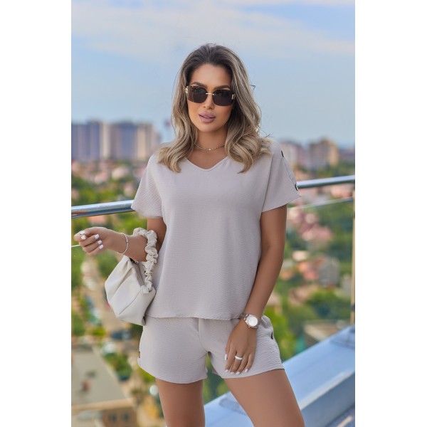 Костюм літній жіночий креповий з ґудзиками бежевий F-Girl