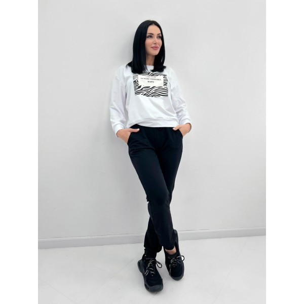 Костюм женский трикотажный с анималистичным принтом белый F-Girl