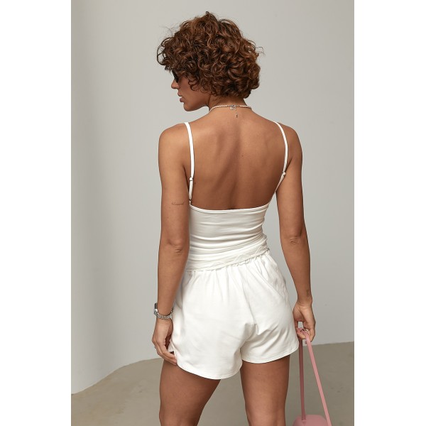 Костюм женский трикотажный с шортами белый Lurex