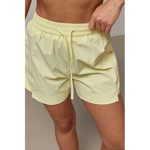 Шорты женские спортивные плащевка свободные желтые Lurex