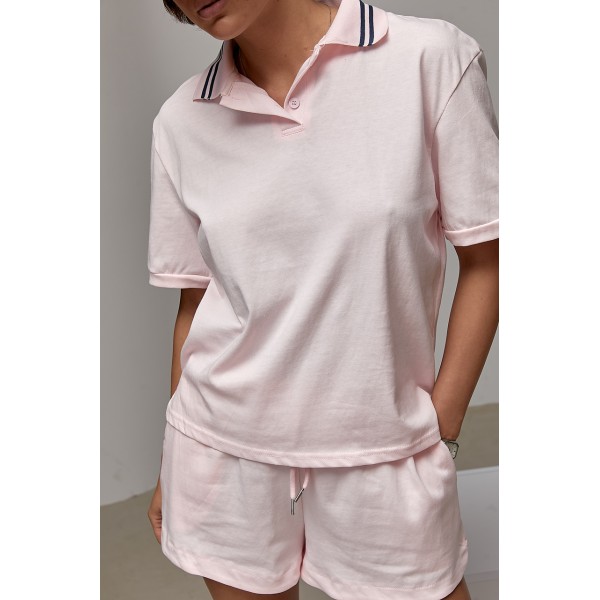 Костюм спортивный женский с шортами и поло пудровый Lurex