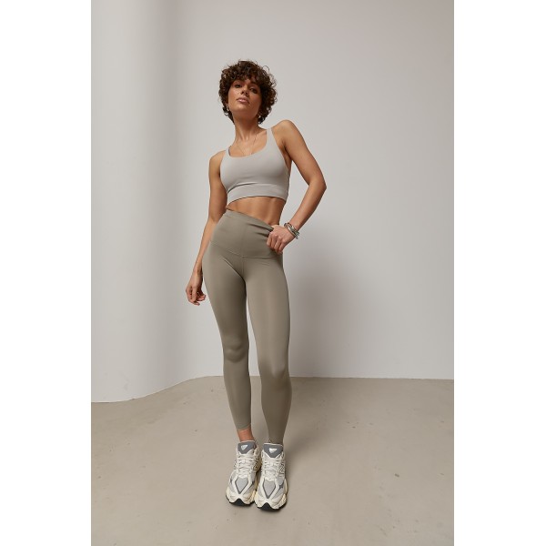 Топ женский спортивный с чашечками Lurex