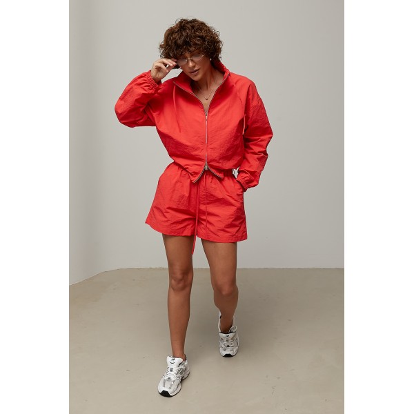 Спортивный костюм женский красный из плащевки с шортами Lurex