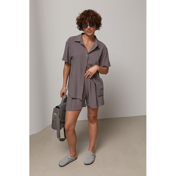 Костюм жіночий лляний в смужку з шортами сірий Lurex