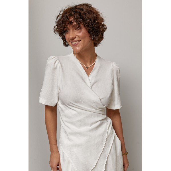 Костюм женский летний с запахом из трикотажа белый Lurex