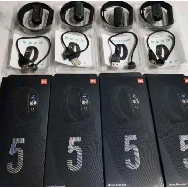 Фитнес браслет M5 с магнитной зарядкой черный generic