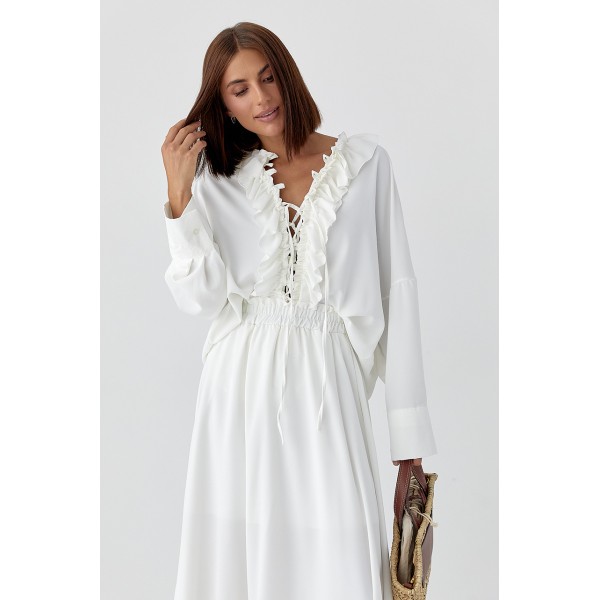Костюм женский шифоновый с рюшами и шнуровкой молочный Lurex