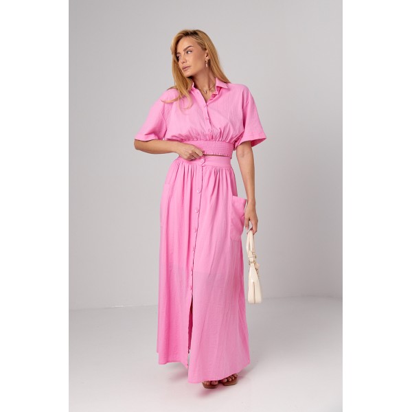 Костюм женский из жатки с юбкой и блузой розовый Lurex