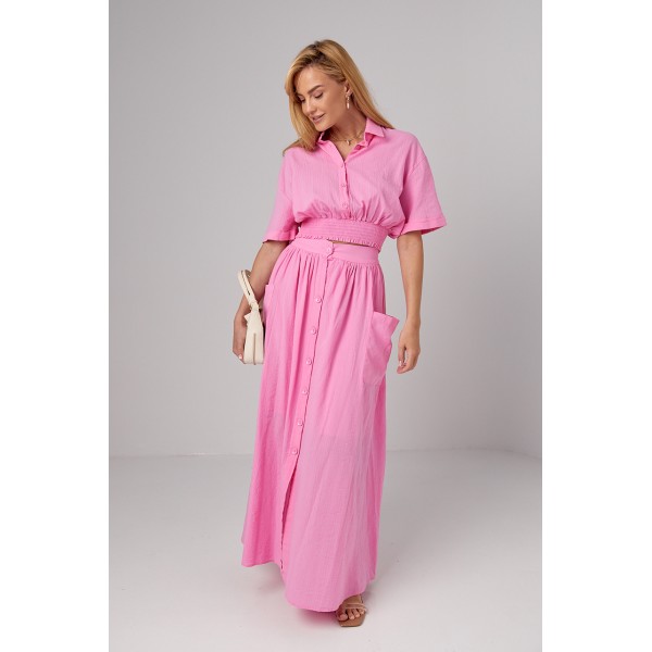 Костюм женский из жатки с юбкой и блузой розовый Lurex