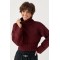 Свитер женский вязаный короткий с высоким горлом бордовый Lurex