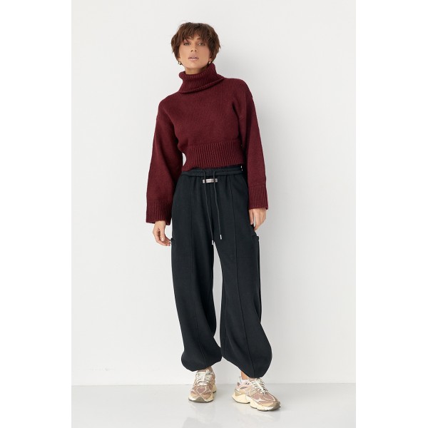 Свитер женский вязаный короткий с высоким горлом бордовый Lurex