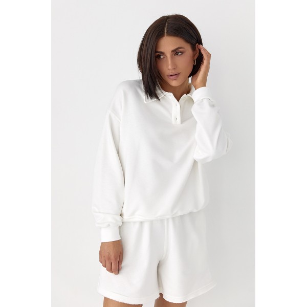 Костюм женский хлопковый с шортами и свитшотом поло молочный Lurex