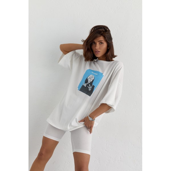 Костюм женский трикотажный футболка oversize и велосипедки молочный Lurex