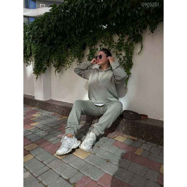 Костюм женский трикотажный в спортивном стиле шалфейный PEONY