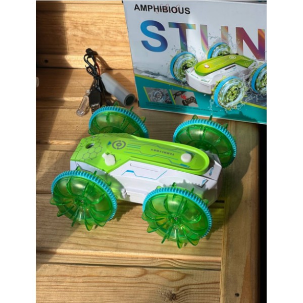 Машинка амфібія Stunt Car 1841-2 2.4 ГГц з димом зелена generic