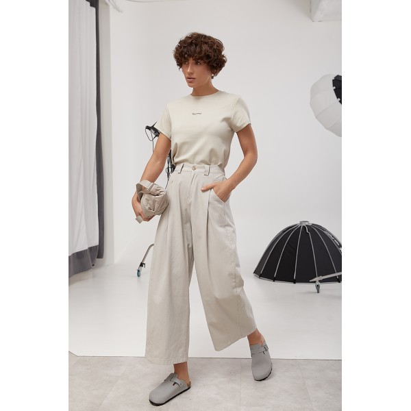 Трикотажна жіноча футболка з вишитим написом - бежевий ONE SIZE